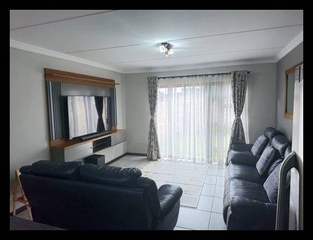 3 BEDROOM TOWNHOUSE FOR SALE IN GOEDEBURG